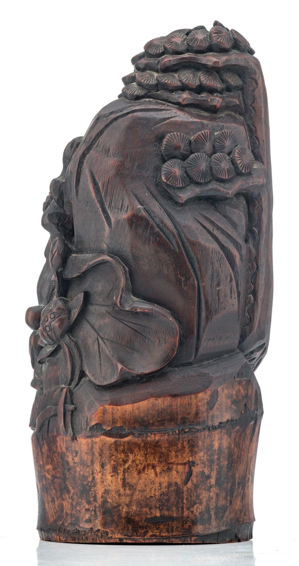 A Chinese bamboo sculpture, depicting the figures of Shou Xing, a Guanyin and some servants, H 40 cm - Image 3 of 6