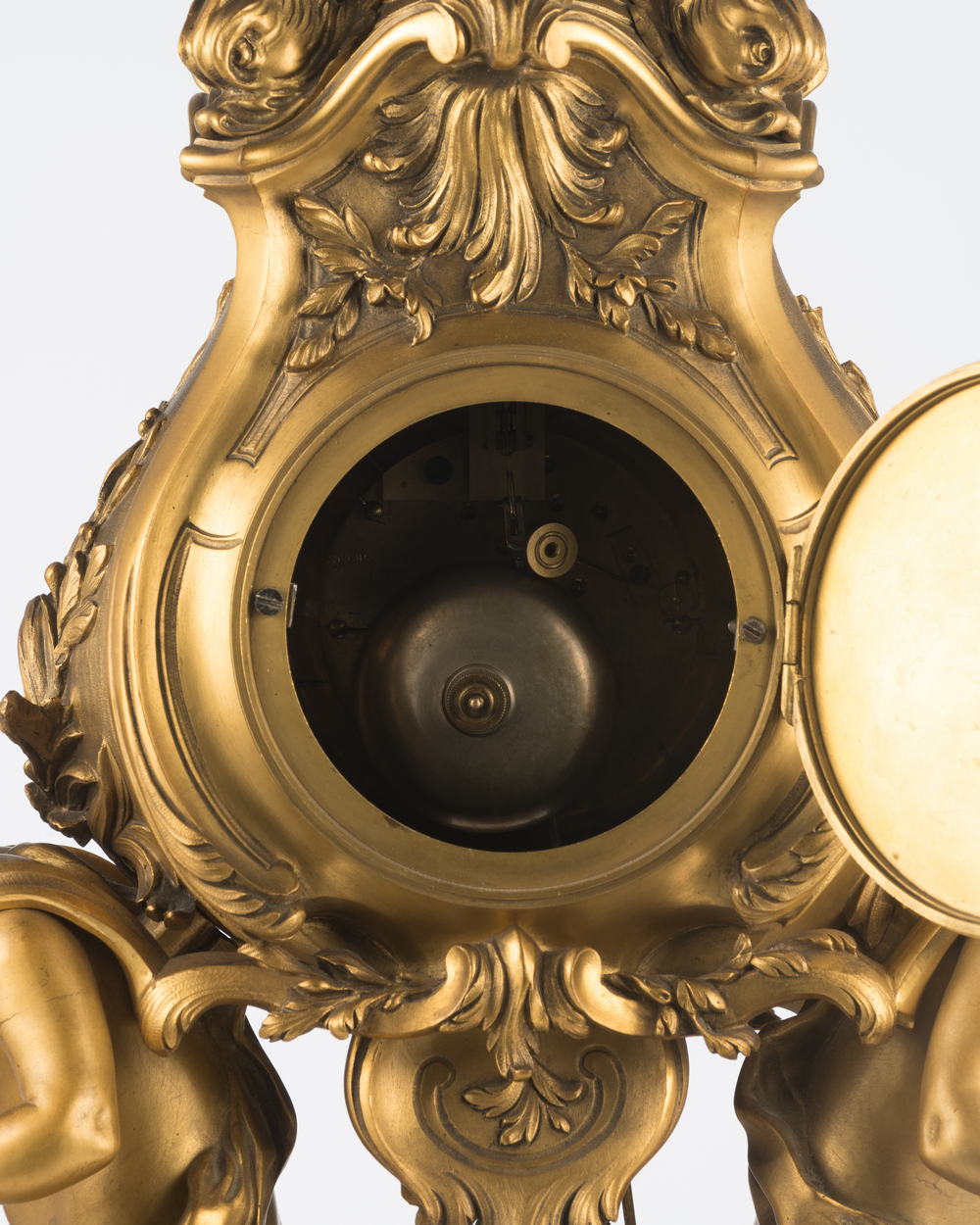 A rare French Rococo style mantle clock, gilt bronze and a rouge impérial marble base, the clock - Bild 4 aus 5