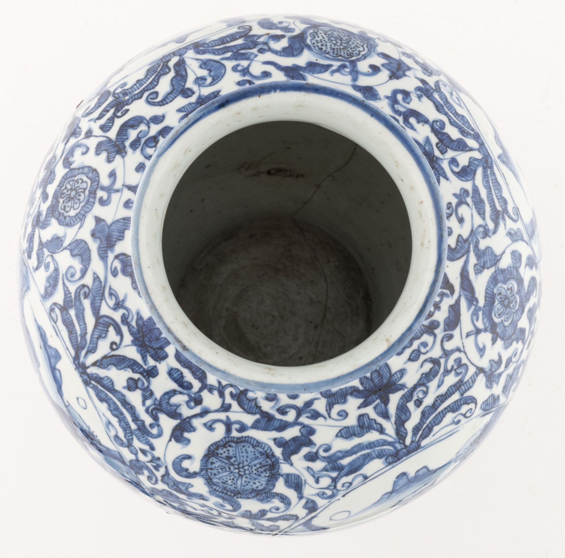 A Chinese blue and white Wanli vase, floral decorated, the roundels with figures in a landscape, - Image 5 of 6