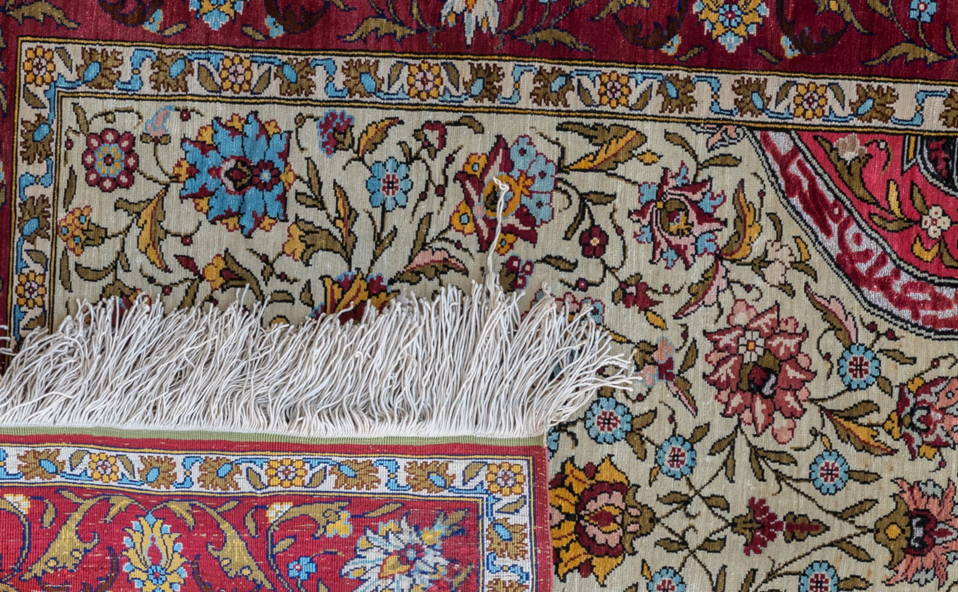 Two Oriental prayer rugs with floral motifs, birds and calligraphic inscriptions, Hereke, silk and - Image 4 of 5