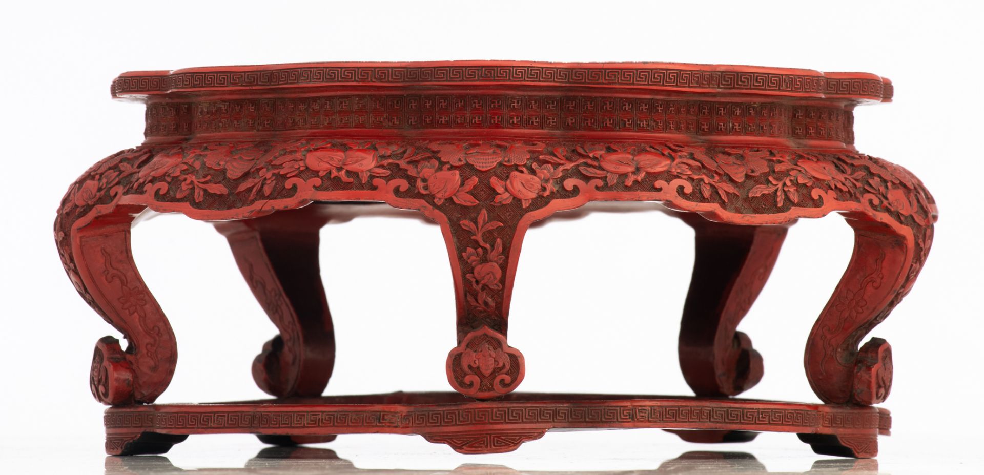 A Chinese red cinnabar lacquered stand with lobed top, the legs ruyi shaped, 18th / 19thC, - Image 5 of 7