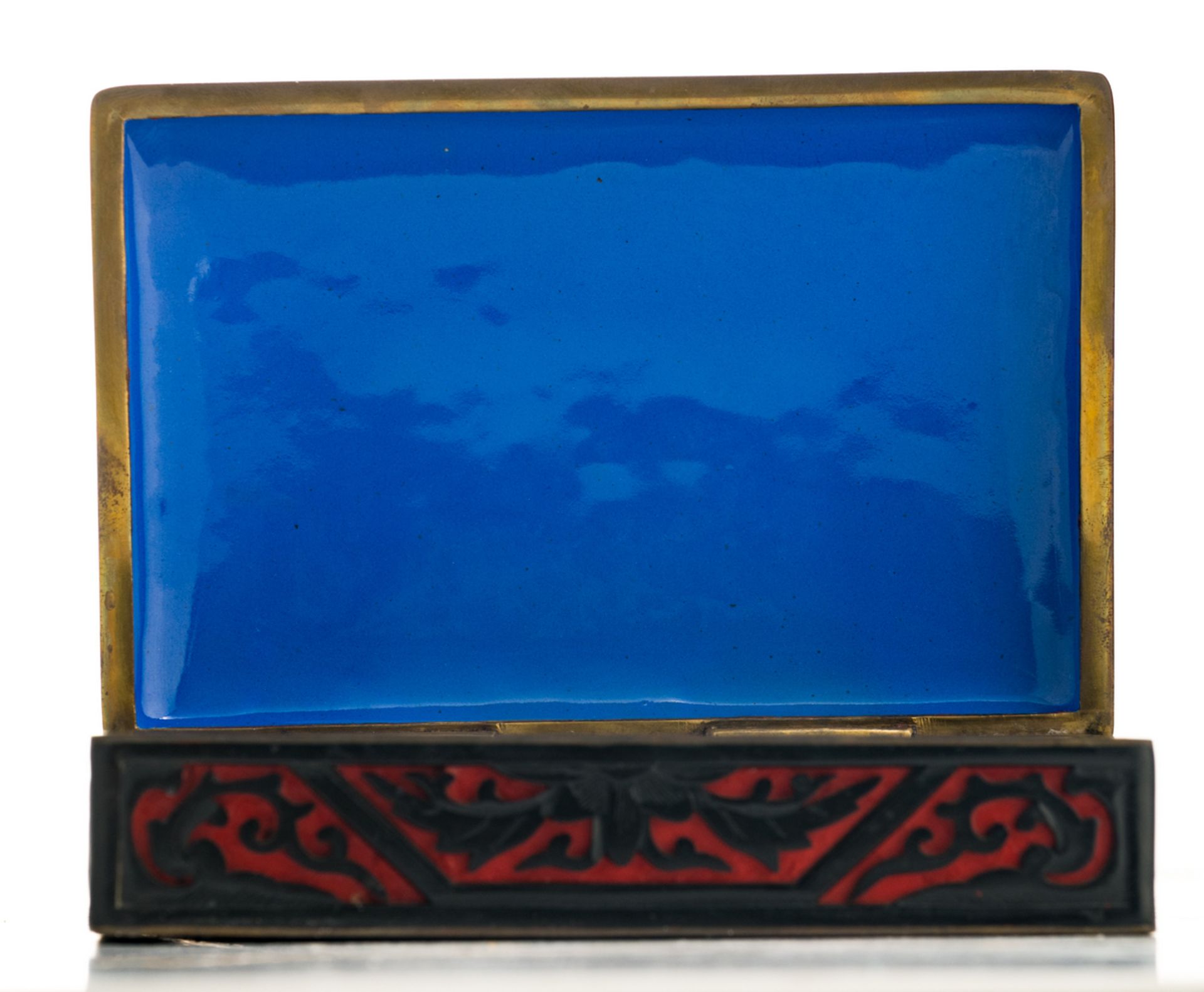 A late 19th / early 20thC Chinese red an black lacquered box and cover, H 5 - W 5 - D 10 cm - Image 8 of 8