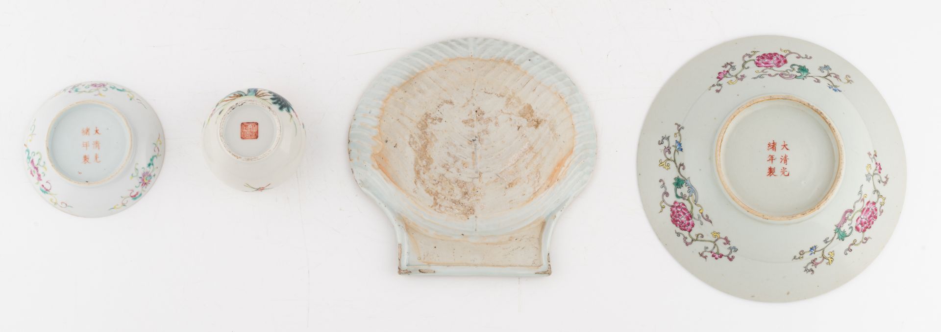 Two Chinese famille rose floral decorated dishes, one dish on a matching wooden stand, and a ditto - Image 7 of 7