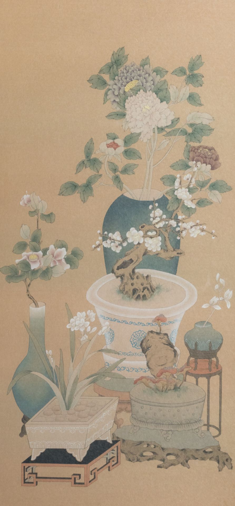 A Chinese watercolour depicting antiquities and flower branches, framed; added three Chinese - Bild 2 aus 7