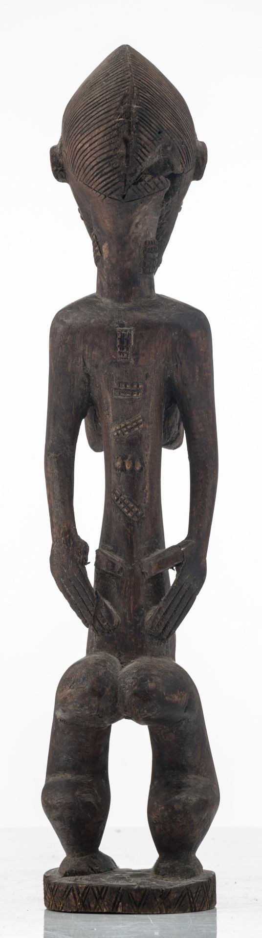 An African wooden sculpture depicting a standing female figure, possibly a blolo bla figure, Baule - - Bild 3 aus 6