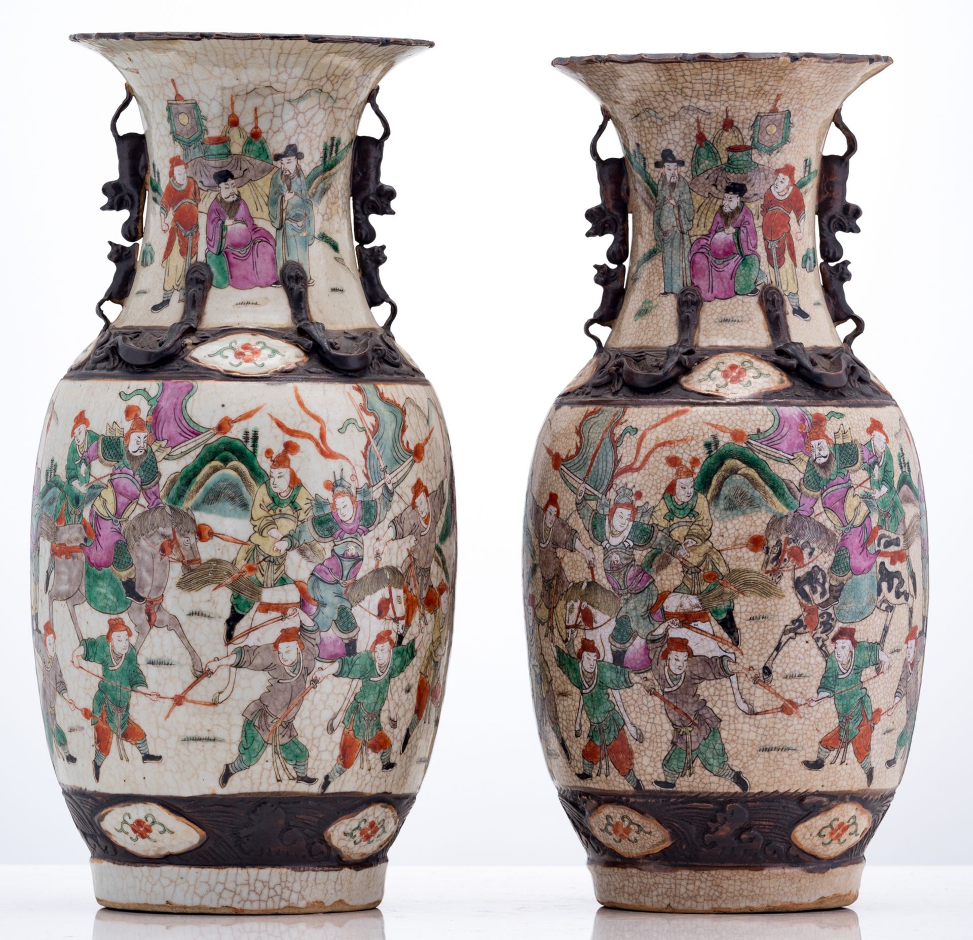 A pair of Chinese polychrome stoneware vases, overall decorated with warriors, marked, about 1900, H - Bild 3 aus 6