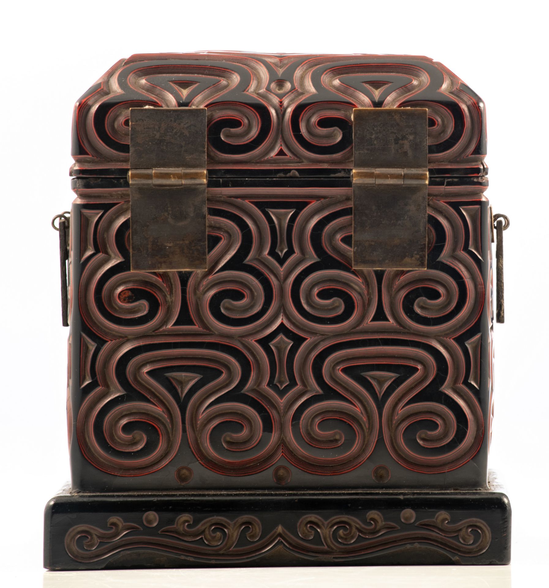 A rare Chinese carved black and cinnabar lacquer seal chest, decorated with pommels, with - Bild 4 aus 8
