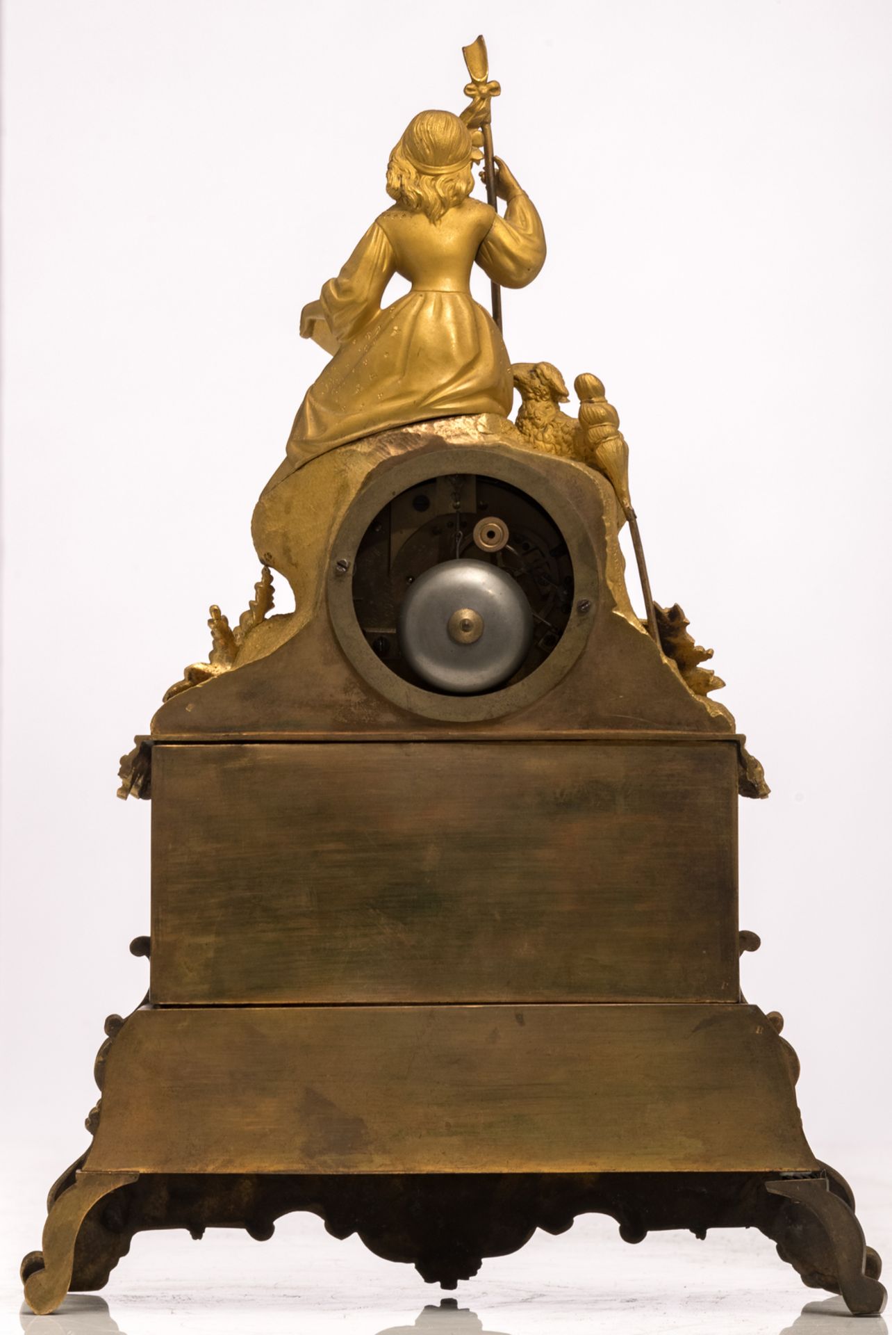 A second half of the 19thC gilt bronze mantel clock with on top a bucolic scene, the dial - Bild 2 aus 4