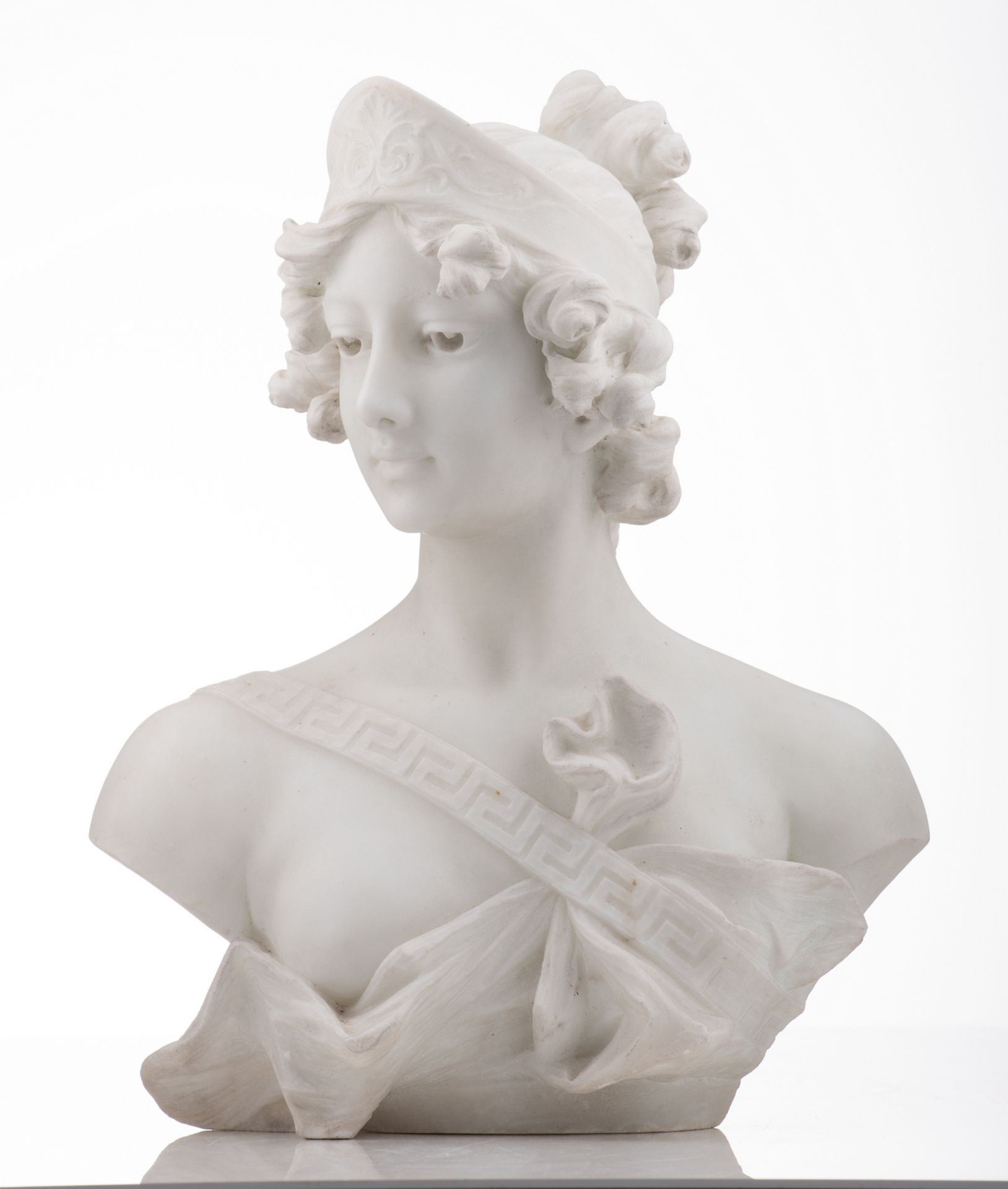 Jacques, a bust of a girl, Carrara marble, H 39,5 cm - Bild 5 aus 5