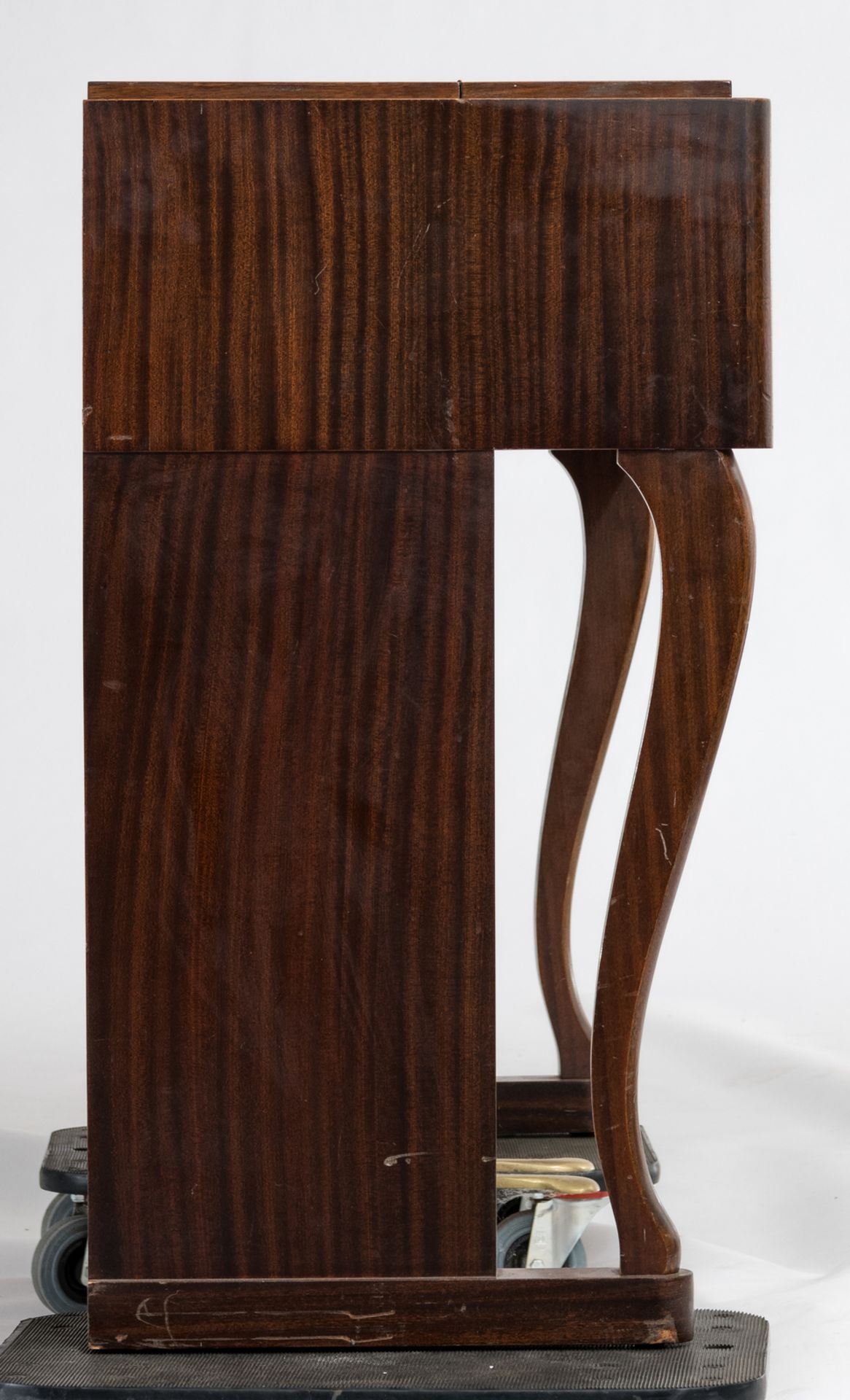A mahogany and walnut veneered piano, Menuet Gaveau by André Arbus, Paris, H 95,5 - W 138,5 - D 52 - Image 5 of 11