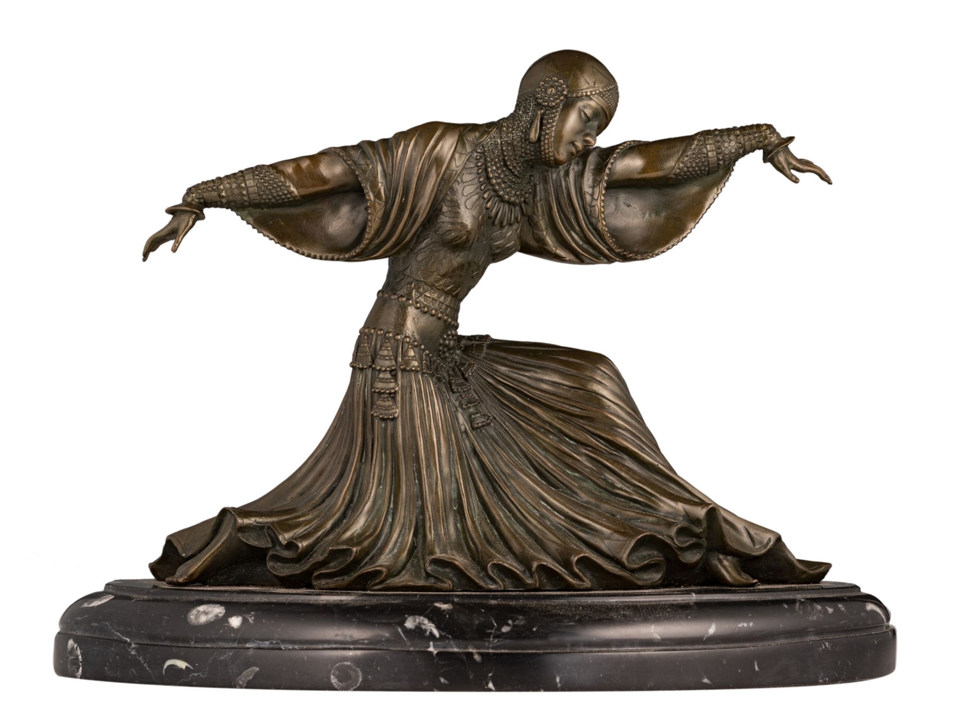 Chiparus D.H., a Thai dancer, bronze on a marble base, H (without base) 23,5 - (with base) 27,5 cm