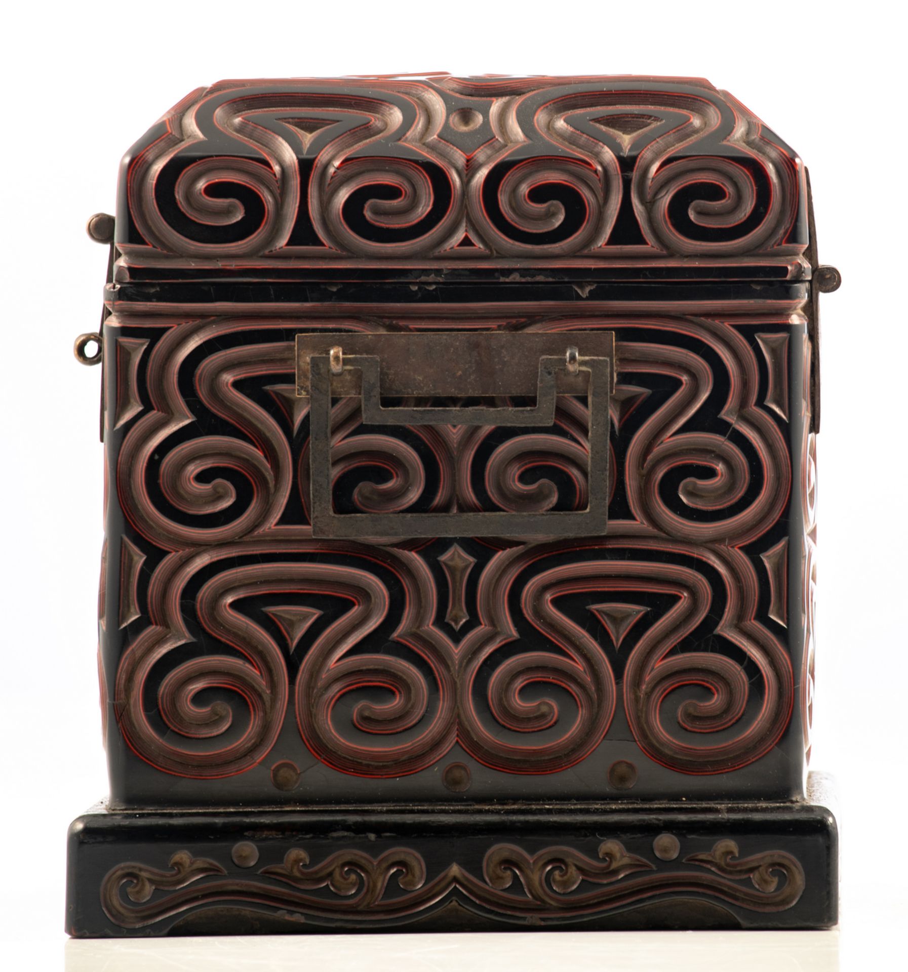 A rare Chinese carved black and cinnabar lacquer seal chest, decorated with pommels, with - Bild 3 aus 8
