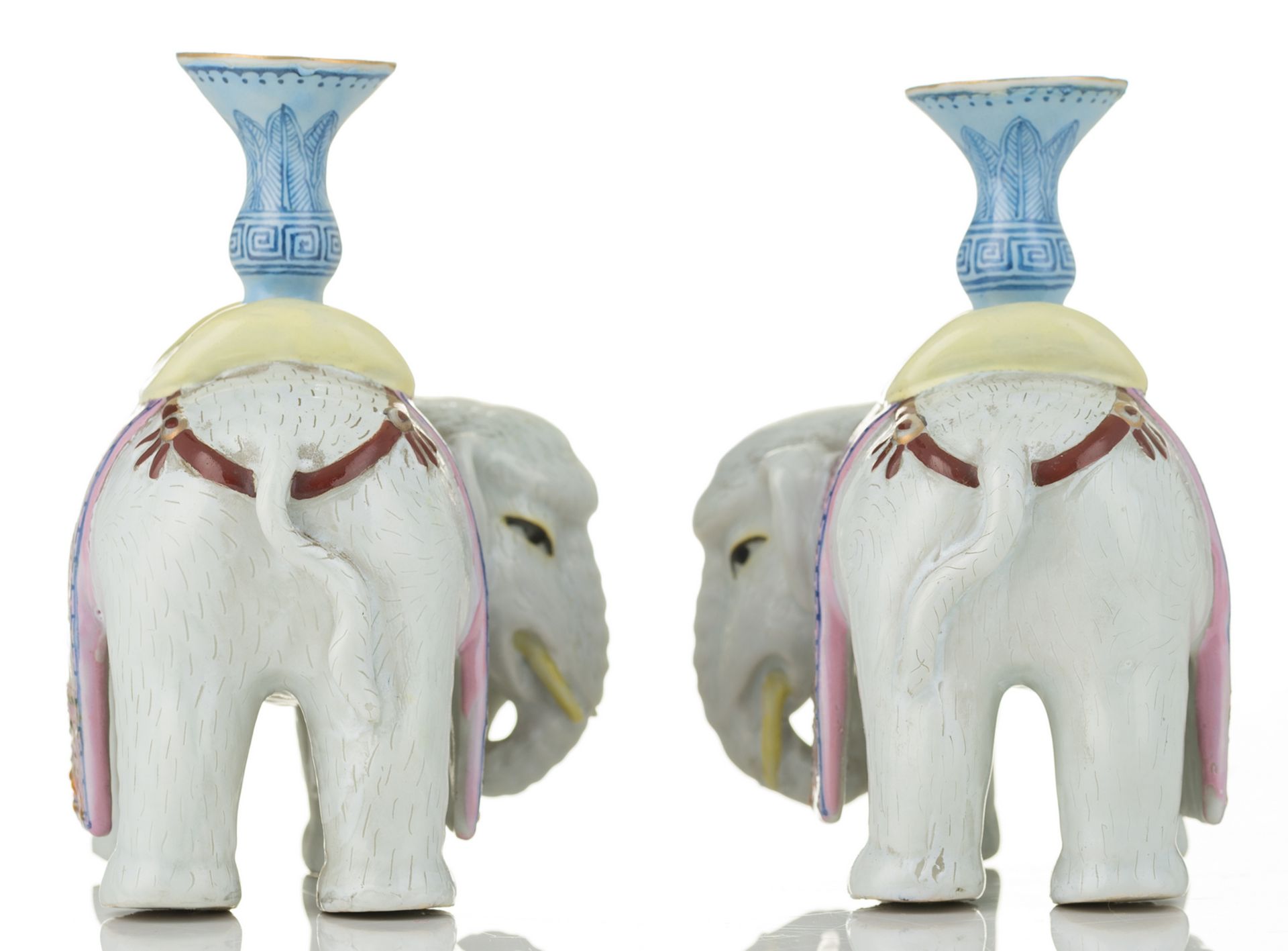 A pair of Chinese polychrome decorated elephant shaped stick holders, H 13 cm - Bild 3 aus 8