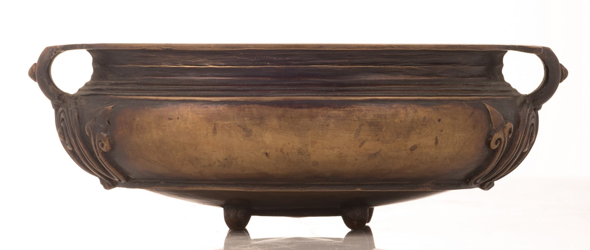 An Indian patinated bronze vessel, H 9 cm - ø 25 cm - Bild 2 aus 7