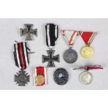 Konvolut Orden und Ehrenzeichen 1. Weltkrieg, insgesamt 8 Stück, u.a. Eisernes Kreuz 1. Klasse an
