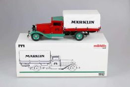 Märklin Lieferwagen 1992, limit. Aufl.. Replik des LKW 1105L, rot/grüne Blechausführung mit