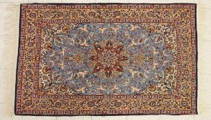 Nain, Seidenteppich, Iran, Schurwolle mit Naturseide. Maße: ca. 130 x 90 cm.