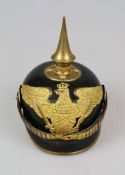 Preussen Offiziers-Pickelhaube Grenadier Regiment. Eleganter Lederhelm komplett mit allen Beschlägen