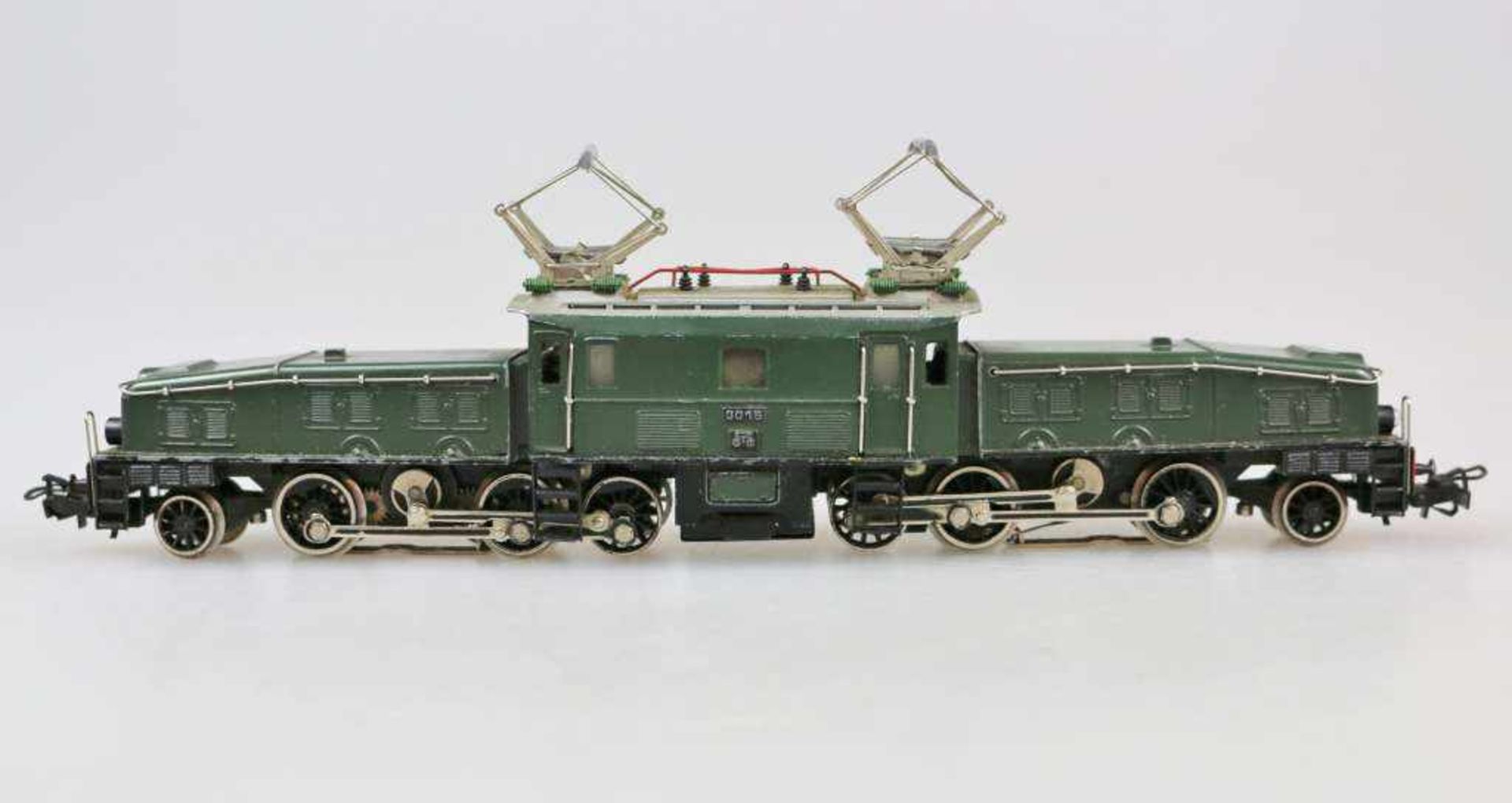 Märklin, E-Lok "Krokodil 3015" von 1956, Spur H0. Metallguss, dunkelgrün lackiert mit silbergrauem