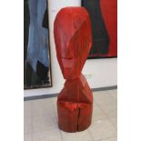 Dalip Miftar KRYEZIU (1964), Skulptur, Holz, rot gefasst, Darstellung eines Kopfes. H. 127 cm.