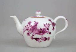 Meissen, Marcolini Teekanne (1774 - 1814), gebrochener Stab, indisch Purpur bemalt. Kugeliger