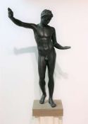 Praxiteles Statue "Der Jüngling von Marathon", Replikat, 20. Jh. Gemeinsam mit Skopas und Lysipp