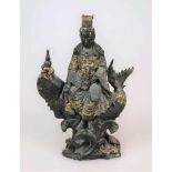 Kuan Yin Statue, China, 20. Jh., Bronze patiniert, partiell mit Goldbronze überfangen. Gottheit