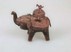 Dokra Gefäß mit Deckel in der Form eines Elefanten, gegossen in der verlorenen Form (sog. Dokra-