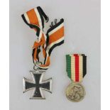 Eisernes Kreuz 2. Klasse 1939 und italienisch-deutsche Feldzugsmedaille für Afrika. Jeweils am