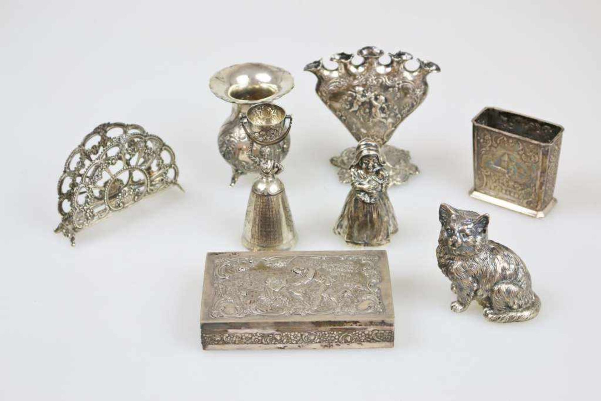 8-teiliges Konvolut Silber/Versilbertes, 20. Jh., bestehend aus zwei Tischglocken, einer