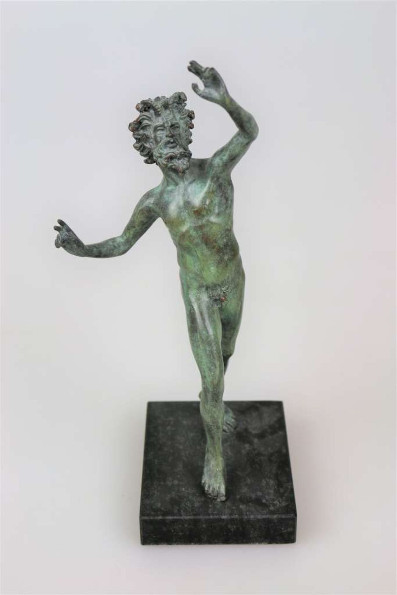 Skulptur "Fauno Danzante aus Pompeji". Der tanzende Faun bzw. Satyr ist der berühmteste Fund aus