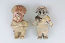 Zwei präkolumbianische Tonfiguren, teils im Stil der Jamacoaque-Kultur, Südamerika. Stehende
