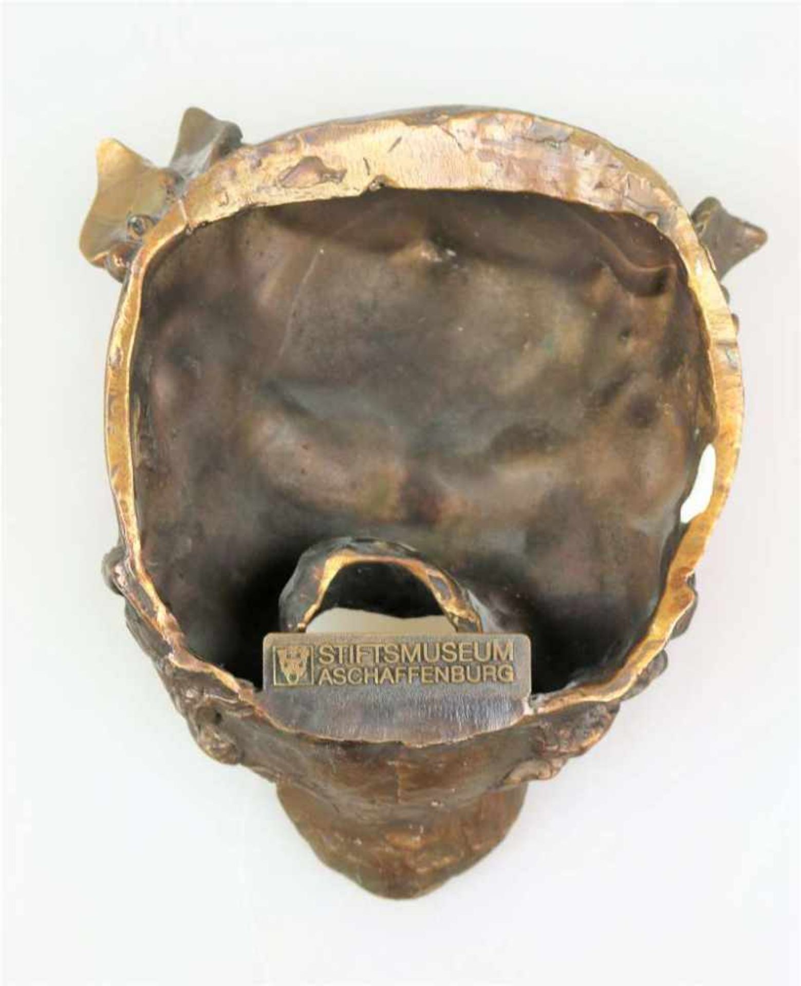 Nachbildung eines Wasserspeiers in Form eines Silen-Kopfes aus Niedernberg, Bronze, verso mit - Image 2 of 2