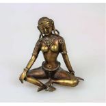 Sitzende weibliche Gottheit, 20. Jh., wohl Bronze, Indien, evtl. YAKSHI- eine Naturgottheit. H.