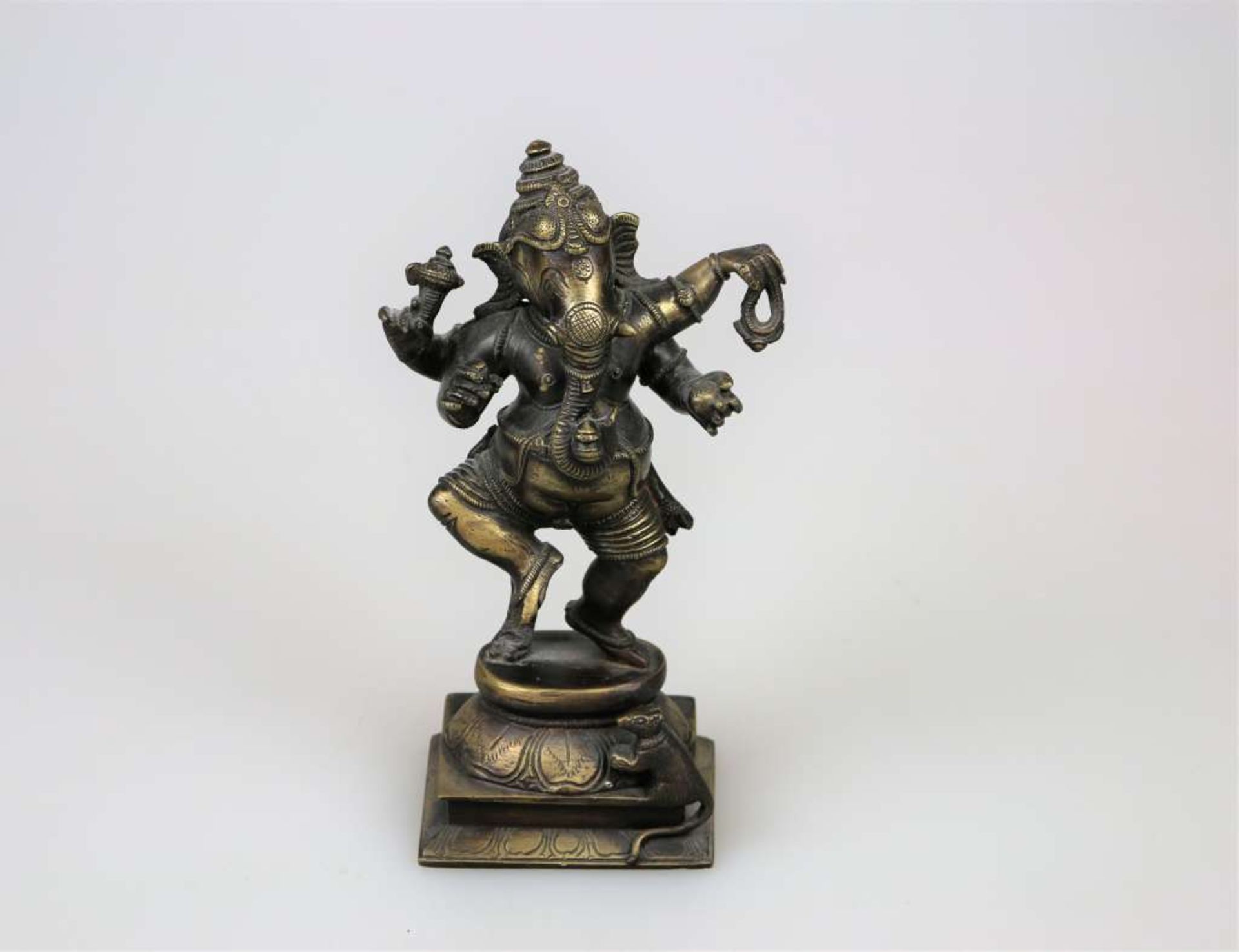 Ganesha, Bronze, wohl Indien, 20. Jh., ungemarkt, partiell dunkel patiniert, vollplastische