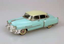 Gama Cadillac 300 1956, 4-Sitzer Limousine, Blechausführung, türkis mit beigem Dach, Chrombeschläge,