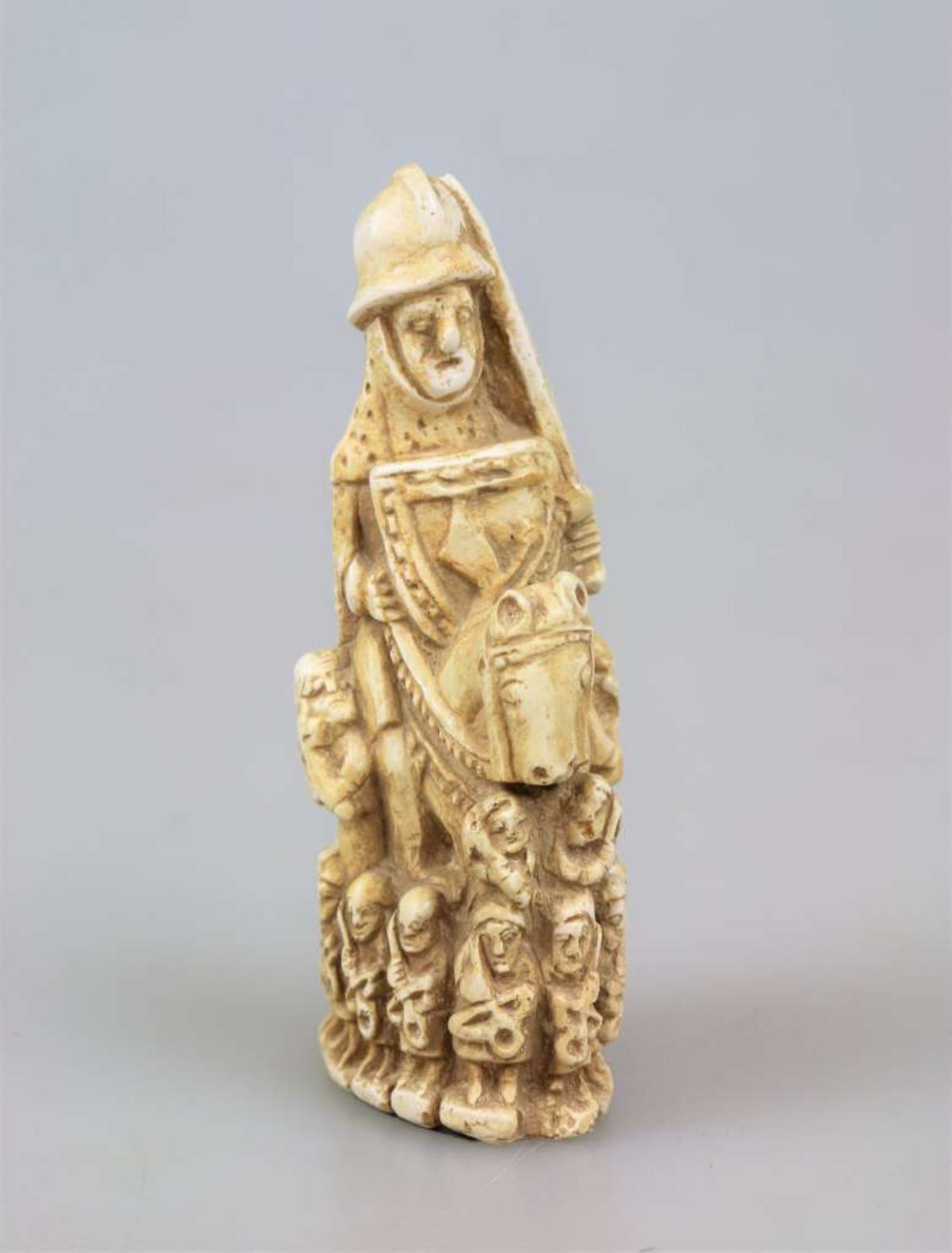 Schachfigur eines Springers, Kunstguss, 20. Jh., gerüsteter Herrscher auf seinem Schlachtross