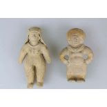Zwei präkolumbianische Tonfiguren, wohl im Stil der Jamacoaque-Kultur, Ecuador, Hohlplastiken aus