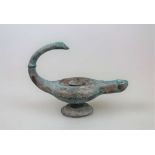 Öllampe mit Schlangenkopf, Keramik, 20. Jh., vermutlich Replika nach antiken Vorbild aus Bronze,