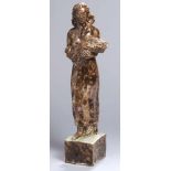 Terracotta-Figur, "Bei der Ernte", wohl dt., um 1925, vollplastische, stehende, weibliche