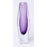 Glas-Ziervase, "Sommerso", Murano, um 1960, runder, massiver Stand, schlanker, leicht bauchiger,