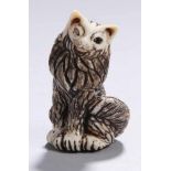 Elfenbein-Netsuke, "Katze", Japan, Meiji-Periode, vollplastische, sitzende Darstellung einer Katze