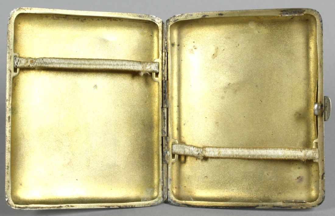 Zigaretten-Etui, dt., um 1900, Silber 800, rechteckig, scharnierter Deckel mit graviertem Monogramm, - Image 2 of 4