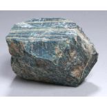 Mineral, "Apatit", naturgewachsene, petrolgrüne Ausformung mit weißer und bräunlicher Äderung, ca. 9