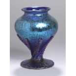 Glas-Ziervase, Klostermühle, Johann Loetz Wwe., um 1898, Dekor: cobalt Papillon, leicht