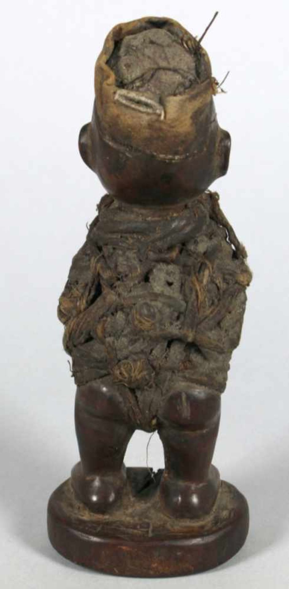 Fetisch, Nkisi, Mayombe, Kongo, auf Plinthe stehende, figürliche Darstellung, das stiltypische - Bild 3 aus 5