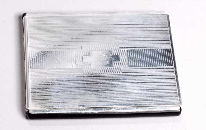 Zigaretten-Etui, wohl dt., um 1920, Alpacca, versilbert, rechteckige, aufklappbare Form mit