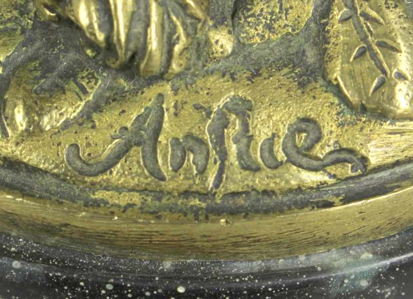 Bronze-Plastik, "Amor", unleserlich signierender, franz. Bildhauer um 1900, (Anfrie, Charles ?), - Image 4 of 4
