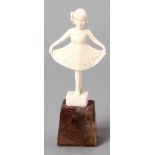 Elfenbein-Miniaturfigur, "Kleine Ballett-Tänzerin", Preiss, Ferdinand, dt. Bildhauer 1883 - 1943,