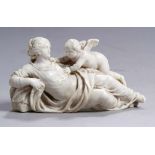 Elfenbein-Figur, "Dame mit Amor", anonymer Bildhauer um 1800, fein geschnitzt in Form einer Dame,